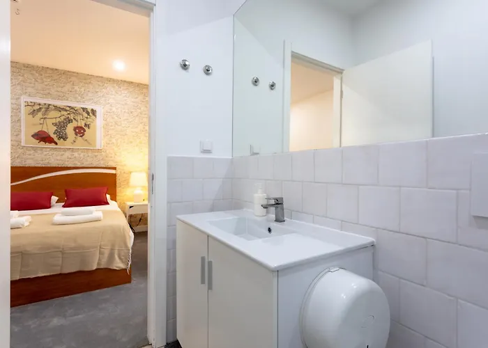 Lisbon Poets Inn